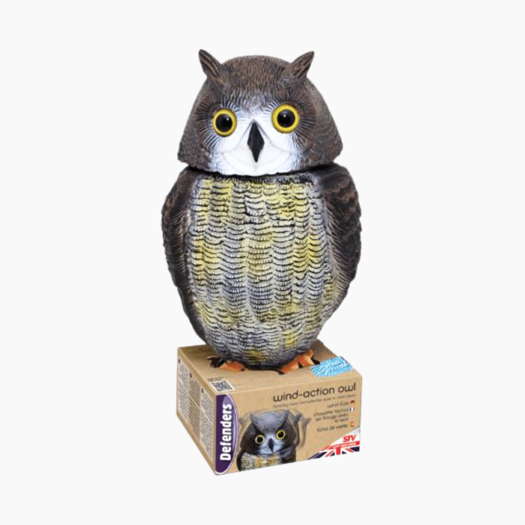 Wind-Action Owl Wind-Action Owl decoy with rotating head and reflective eyes.